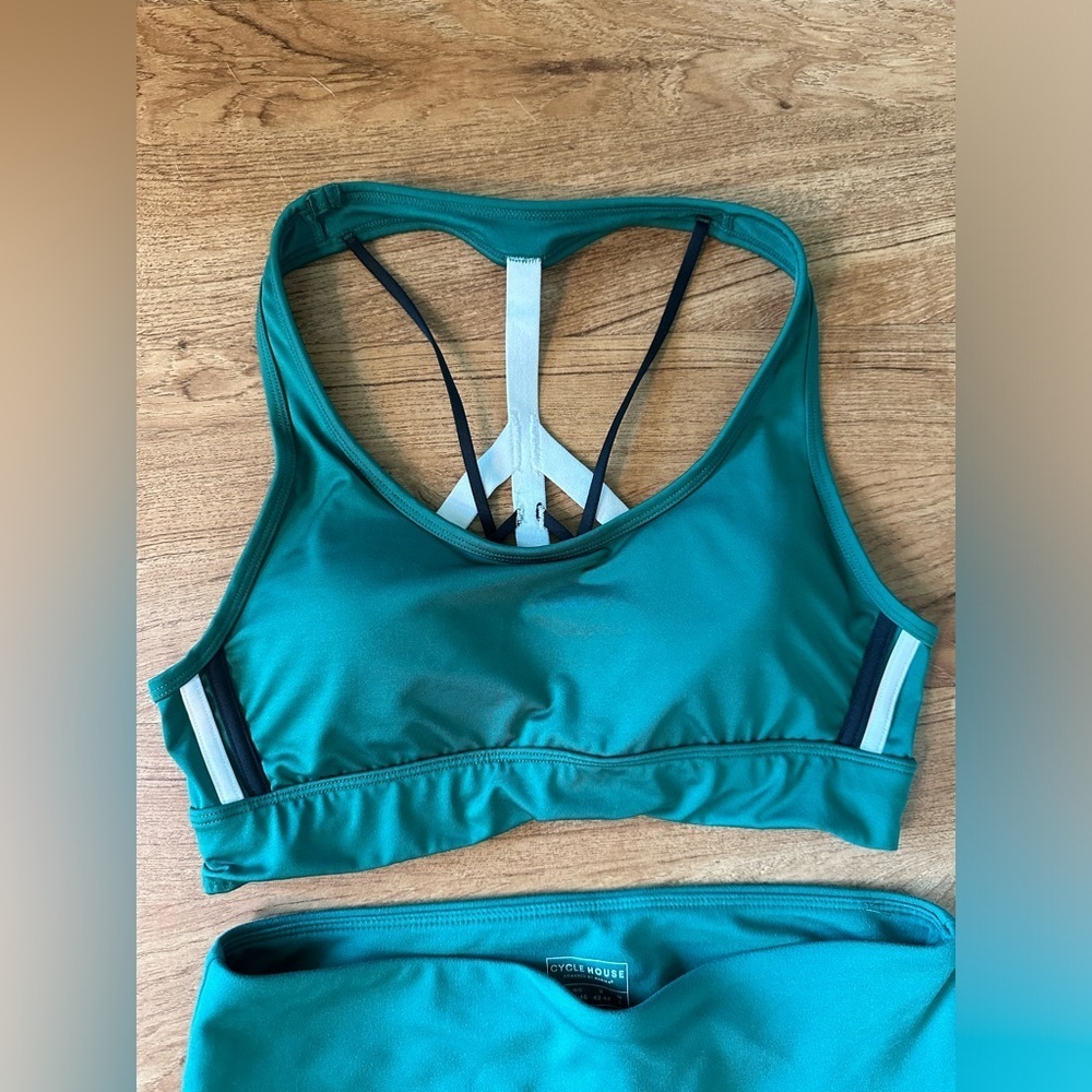Set of 2 items. Cycle House by Marika. Leggings size L and sports bra size Med - Picture 10 of 14